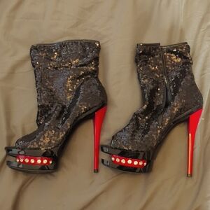 Pleasers 6" ankle platform